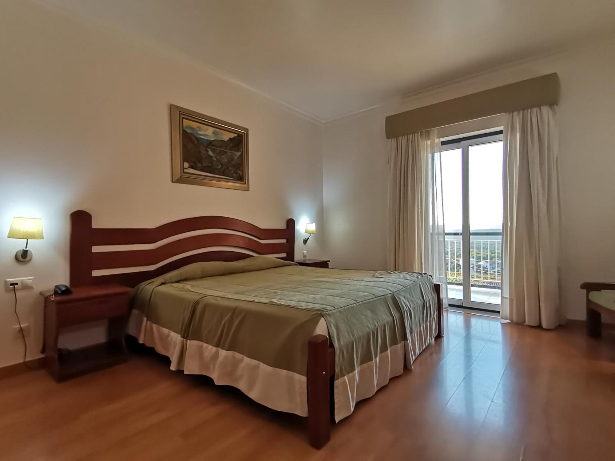 Hotel Quinta Dos Cedros Celorico Da Beira Room photo